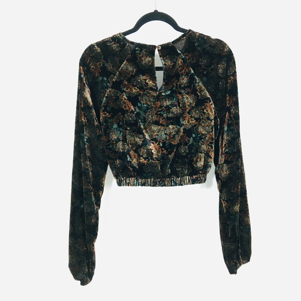 C&V Chelsea & Violet VELVET CROPPED TOP Sz L Faux Wrap Long Sleeve Stretch #1